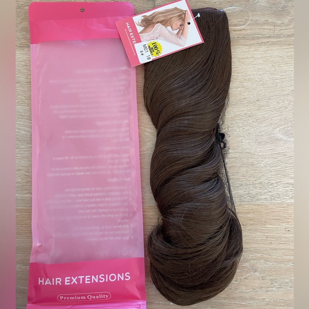 NWT, Halo hair extension, medium brown